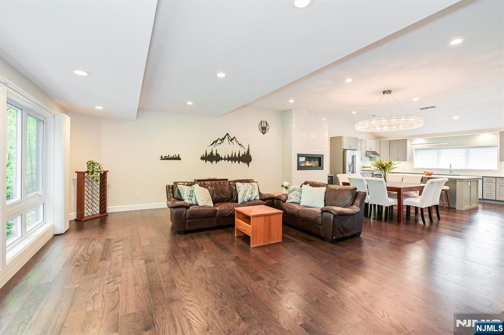 655 Floyd Street Englewood Cliffs, NJ 07632 - Photo 11 of 49