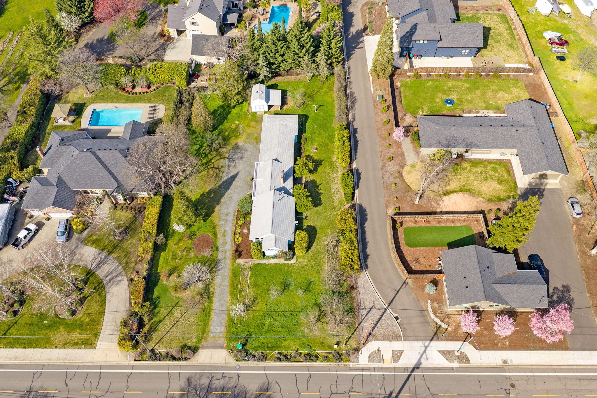 3363 Lone Pine Road Medford, OR 97504 - Photo 37 of 38 lp36