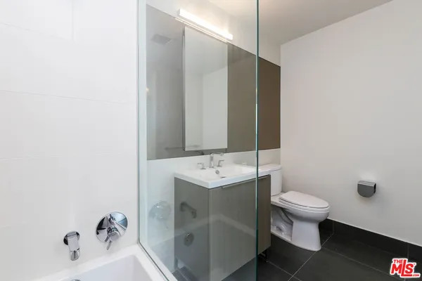 $3,150 | 889 Francisco Street, Unit 3201, Los Angeles, CA 90017