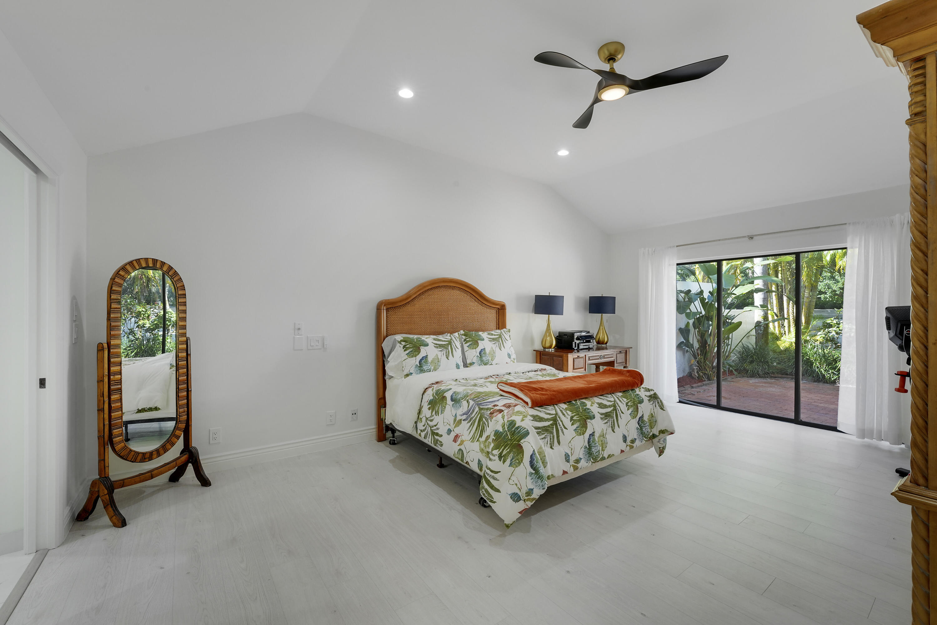22508 Caravelle Circle, Unit 22508 Boca Raton, FL 33433 - Photo 23 of 46 Primary Bedroon