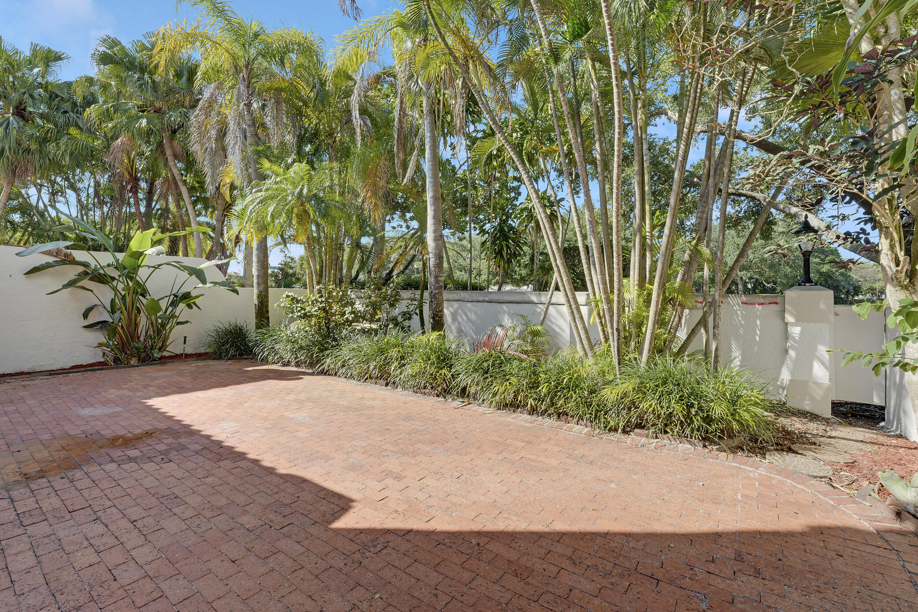 22508 Caravelle Circle, Unit 22508 Boca Raton, FL 33433 - Photo 36 of 46 Patio