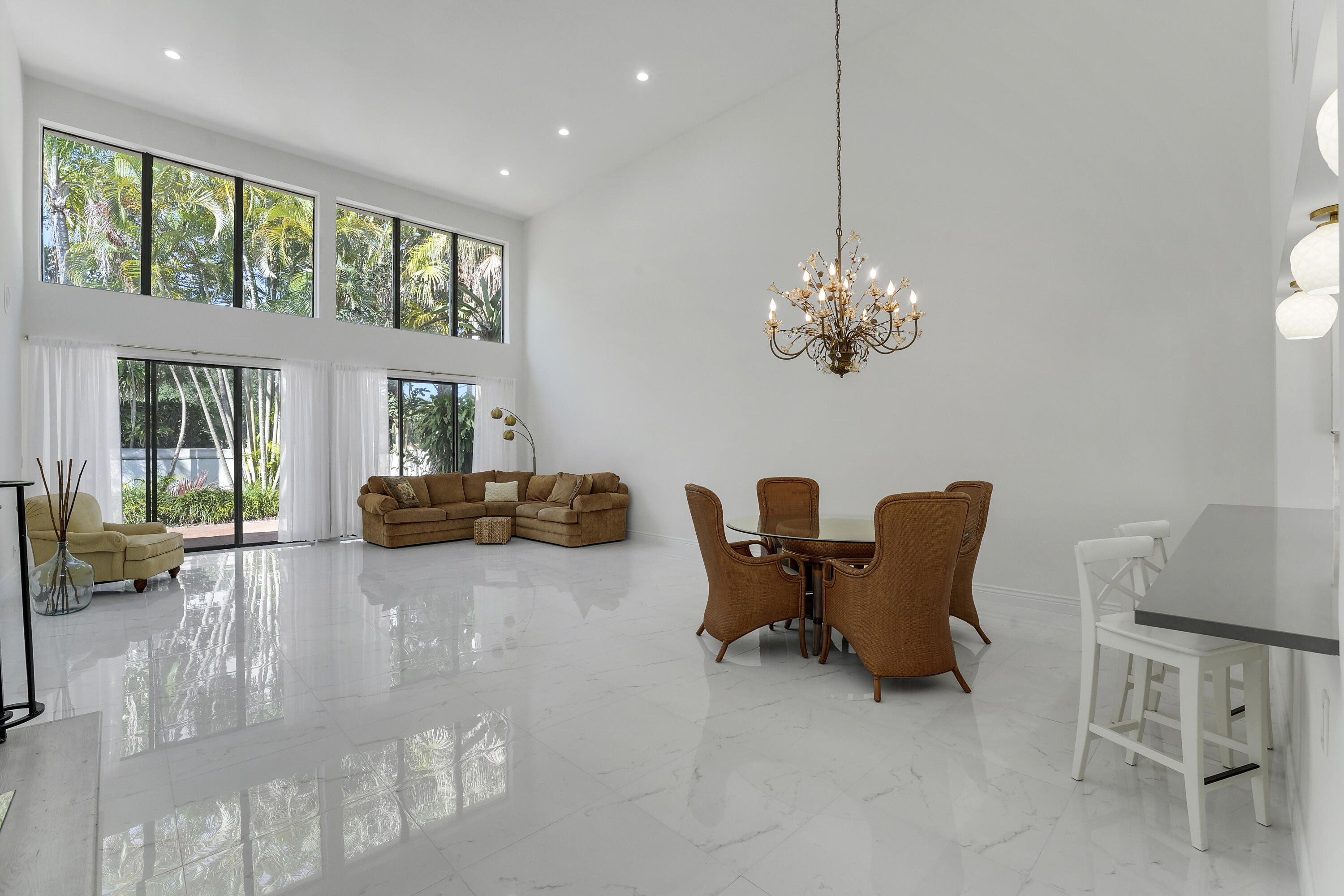 22508 Caravelle Circle, Unit 22508 Boca Raton, FL 33433 - Photo 6 of 46 Foyer