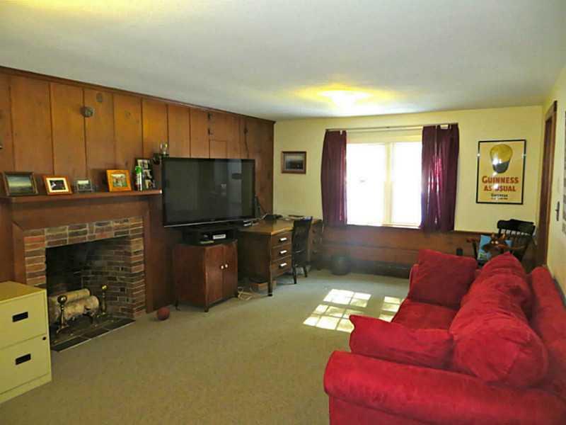 123 Worthing Road Manchester, ME 04351 - Photo 16 of 17 Den/Family/Great Room.