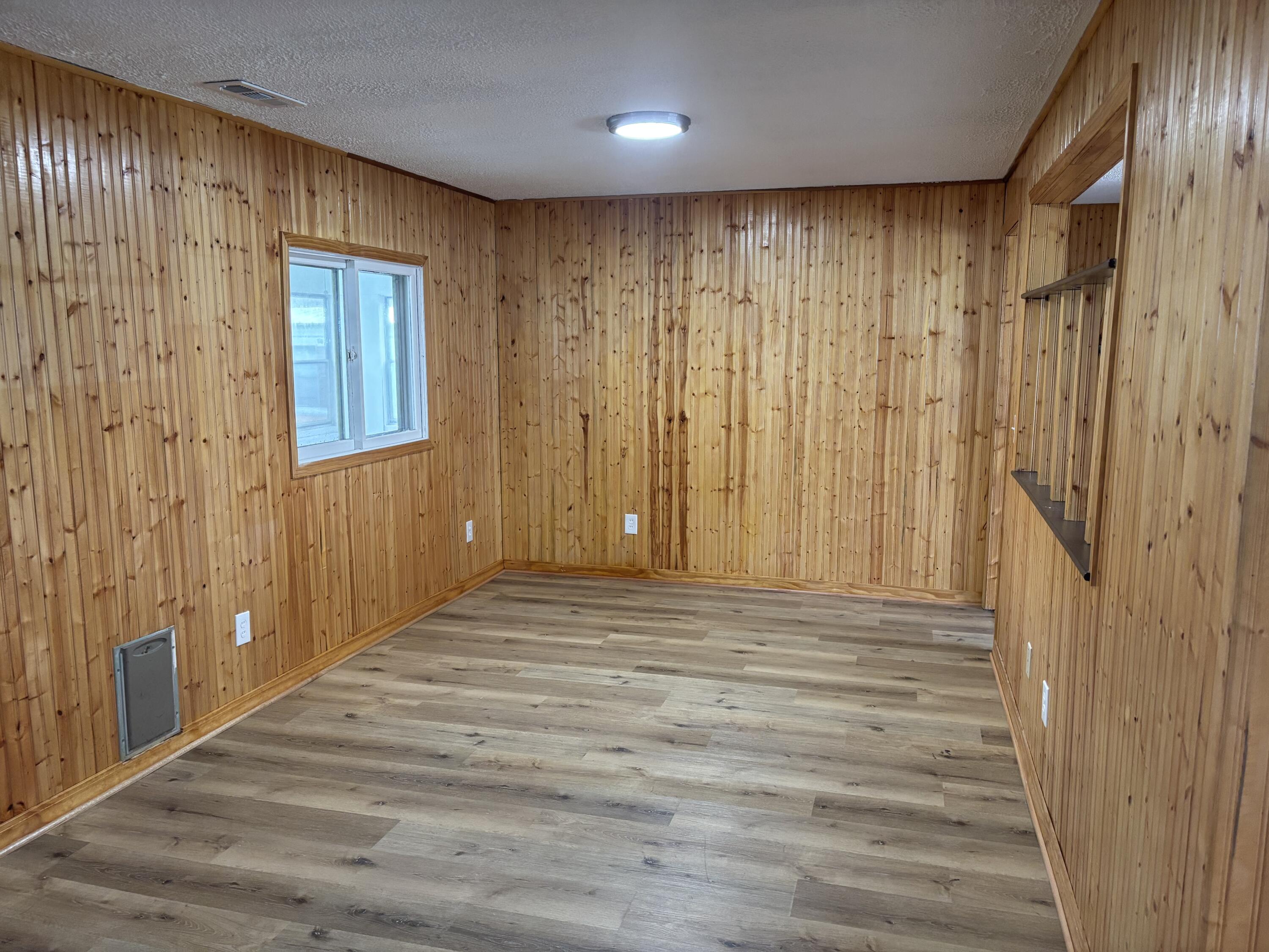 126 East Maple Street Muir, MI 48860 - Photo 16 of 28 IMG_8054