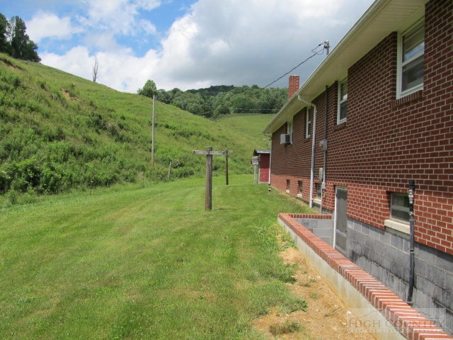 218 Roundabout Road Creston, NC 28615 - Photo 17 of 33 Gallery Image 17