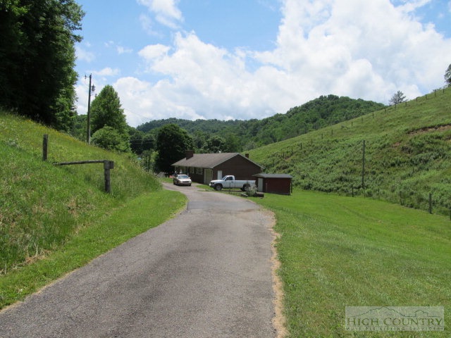 218 Roundabout Road Creston, NC 28615 - Photo 4 of 33 Gallery Image 4
