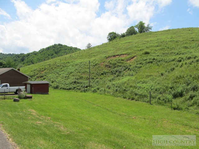218 Roundabout Road Creston, NC 28615 - Photo 5 of 33 Gallery Image 5