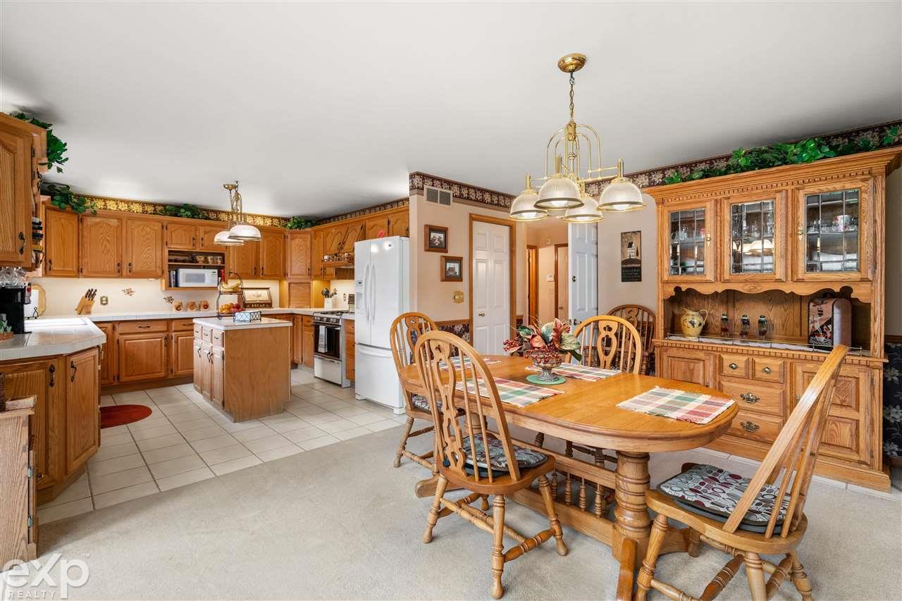348 Brook Drive Romeo, MI 48065 - Photo 16 of 54 50048619-15.JPG