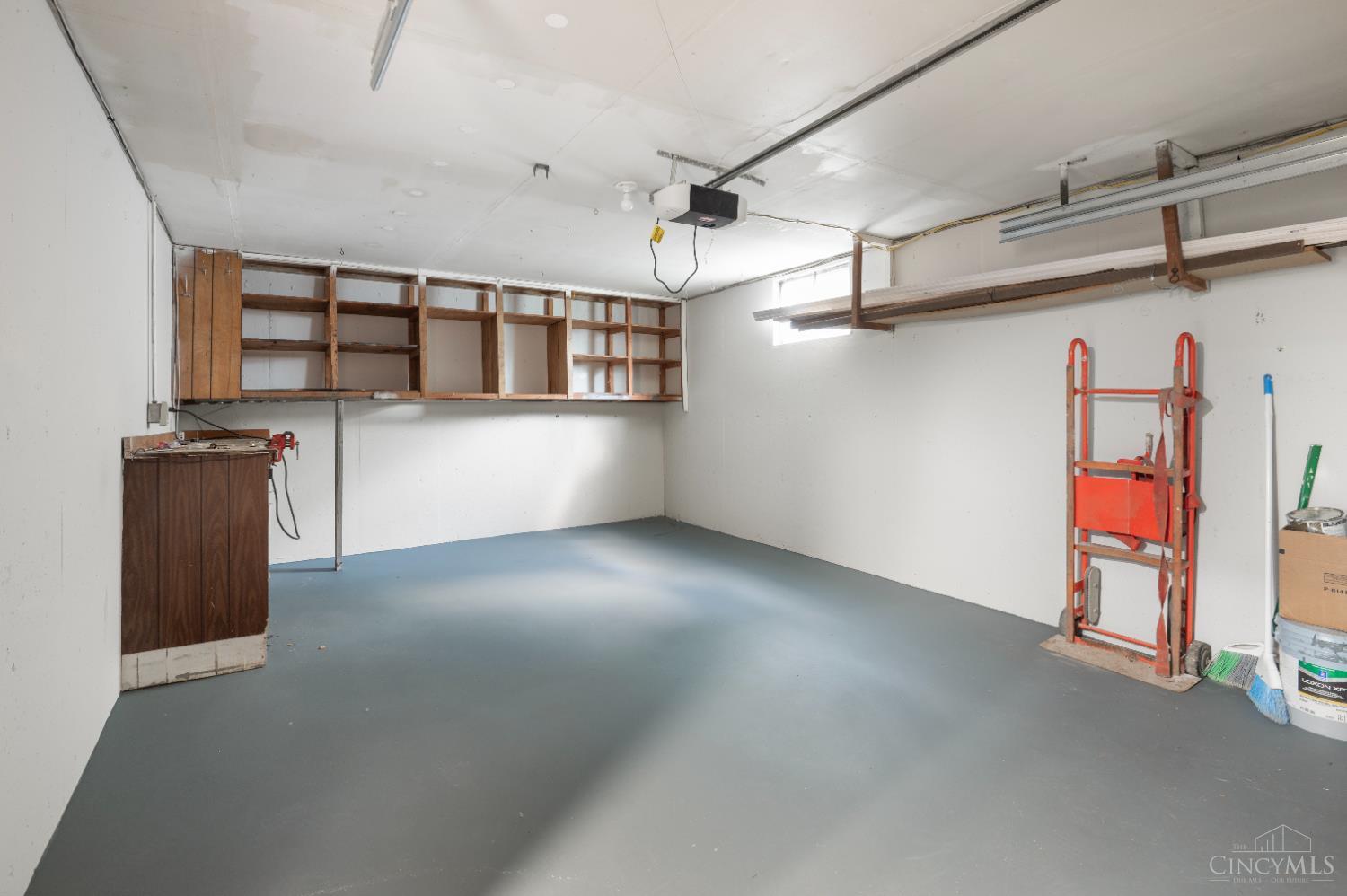 8784 Pippin Road Cincinnati, OH 45231 - Photo 25 of 31 Gallery Image 25