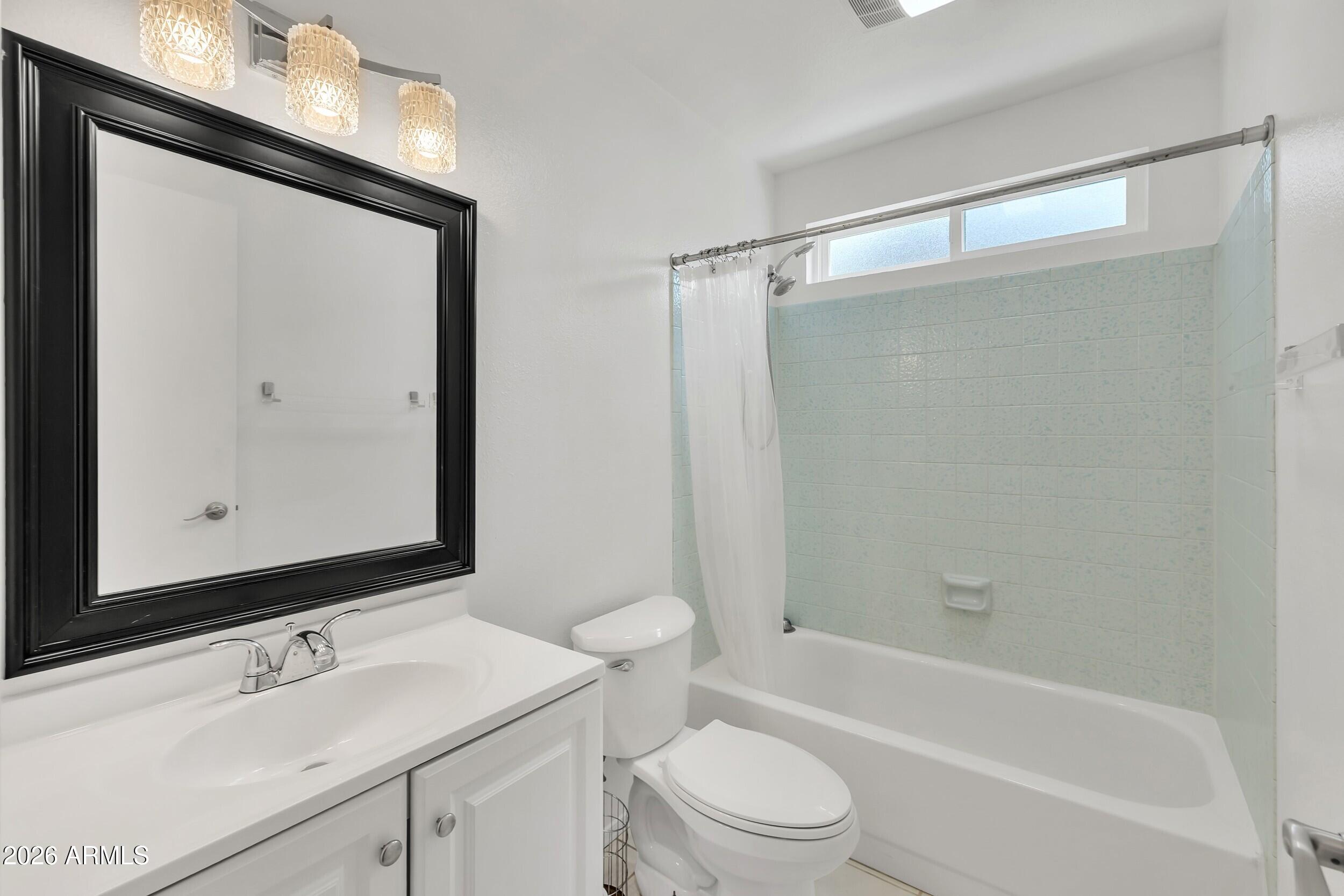 3833 West Phelps Road Phoenix, AZ 85053 - Photo 41 of 55 Guest Bathroom