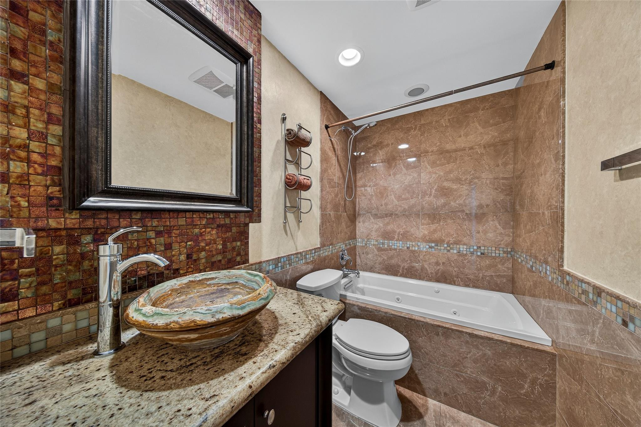 2772 Northeast 30th Avenue, Unit 8D Lighthouse Point, FL 33064 - Photo 12 of 80 Photo 12