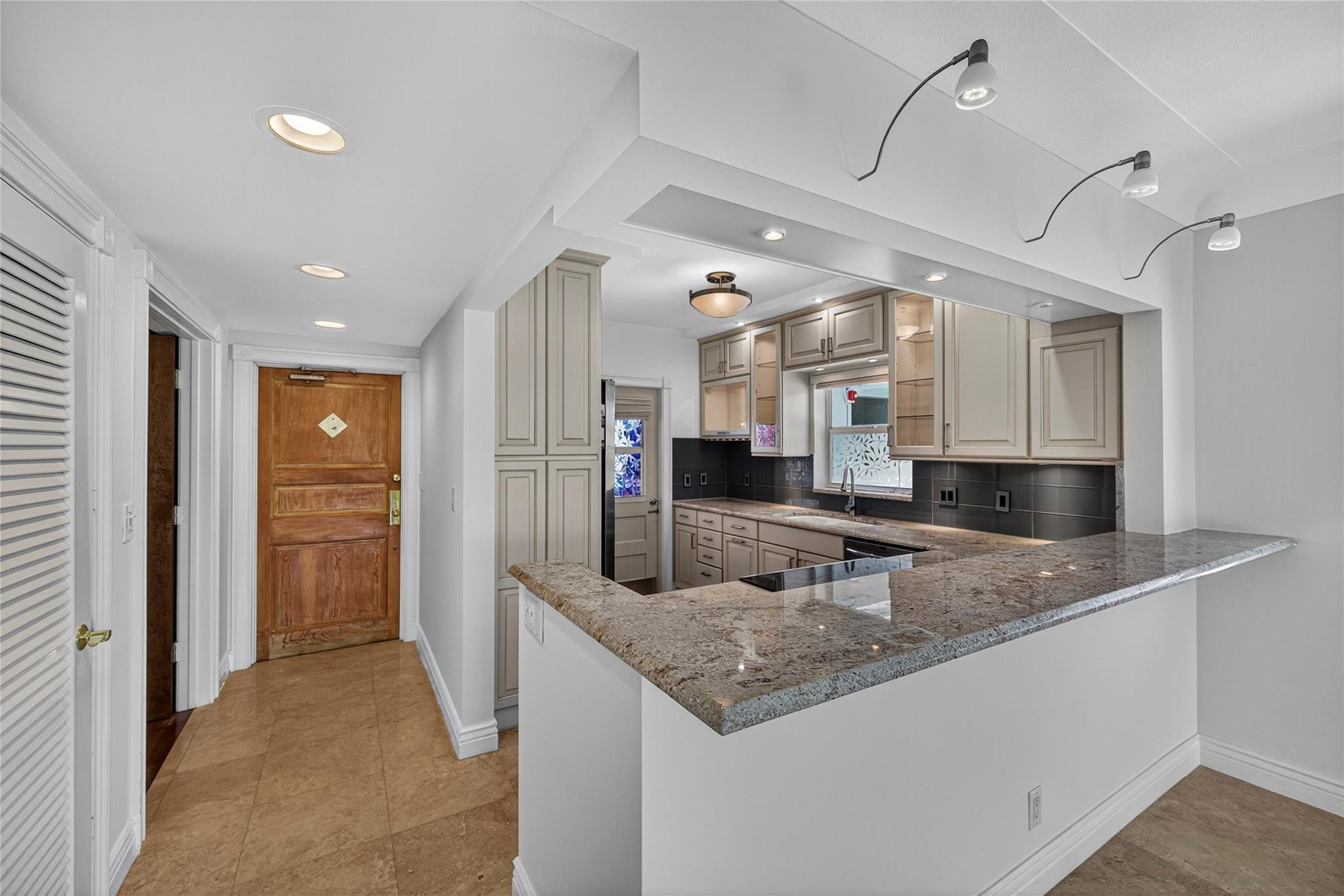 2772 Northeast 30th Avenue, Unit 8D Lighthouse Point, FL 33064 - Photo 26 of 80 Photo 26