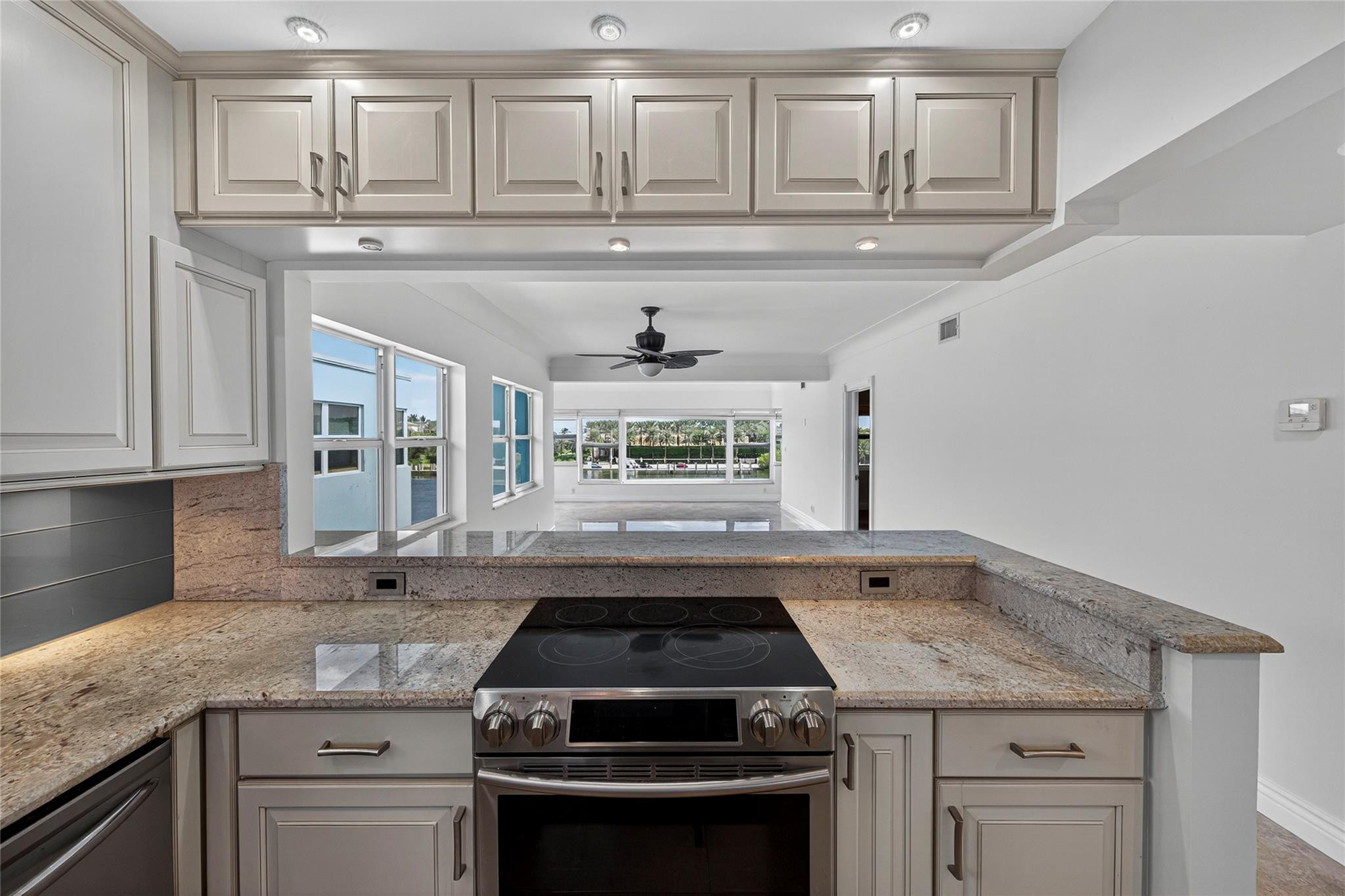 2772 Northeast 30th Avenue, Unit 8D Lighthouse Point, FL 33064 - Photo 34 of 80 Photo 34