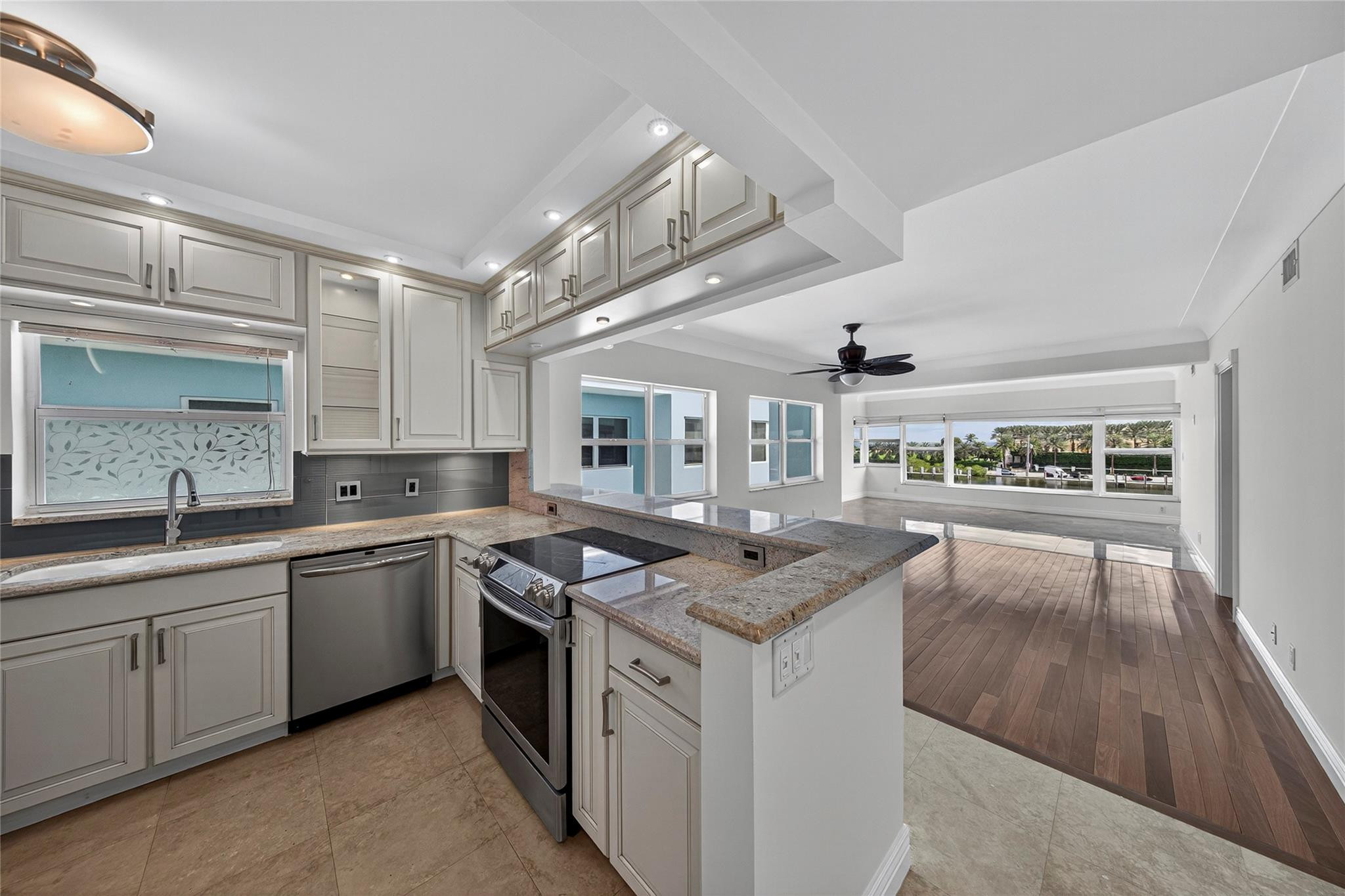 2772 Northeast 30th Avenue, Unit 8D Lighthouse Point, FL 33064 - Photo 35 of 80 Photo 35