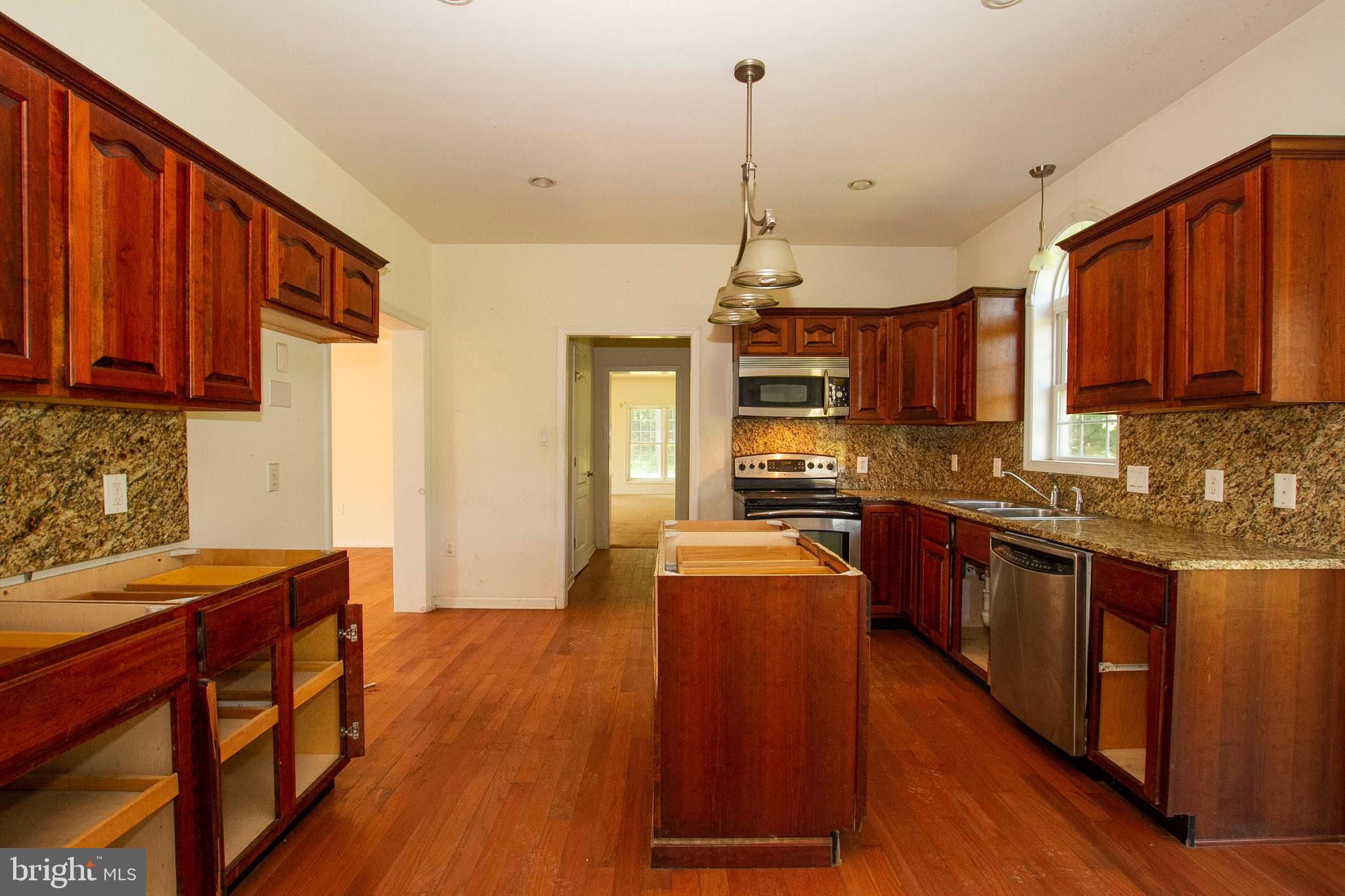 6964 Ridge Road Hanover, MD 21076 - Photo 19 of 44 Interior