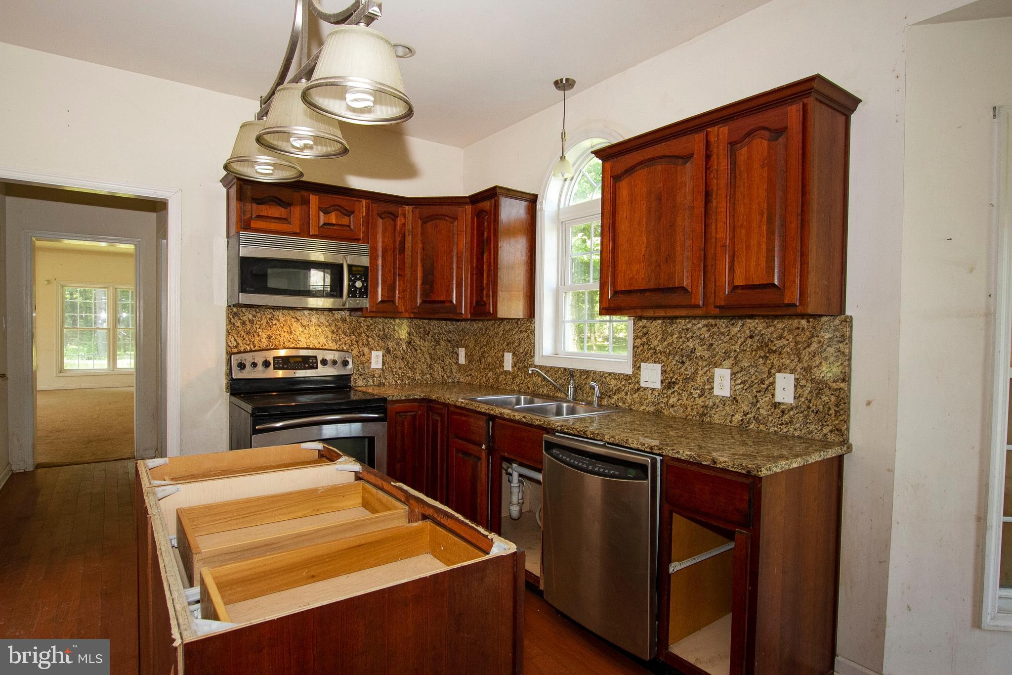 6964 Ridge Road Hanover, MD 21076 - Photo 22 of 44 Interior