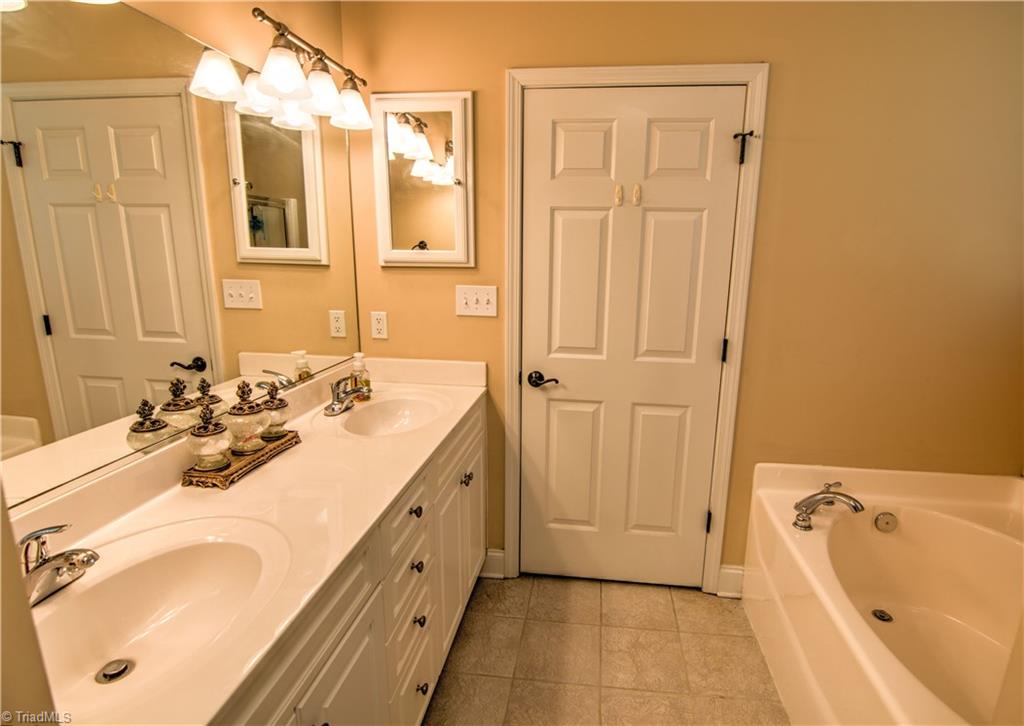 2494 Riverside Drive Lexington, NC 27292 - Photo 13 of 19 Master bath