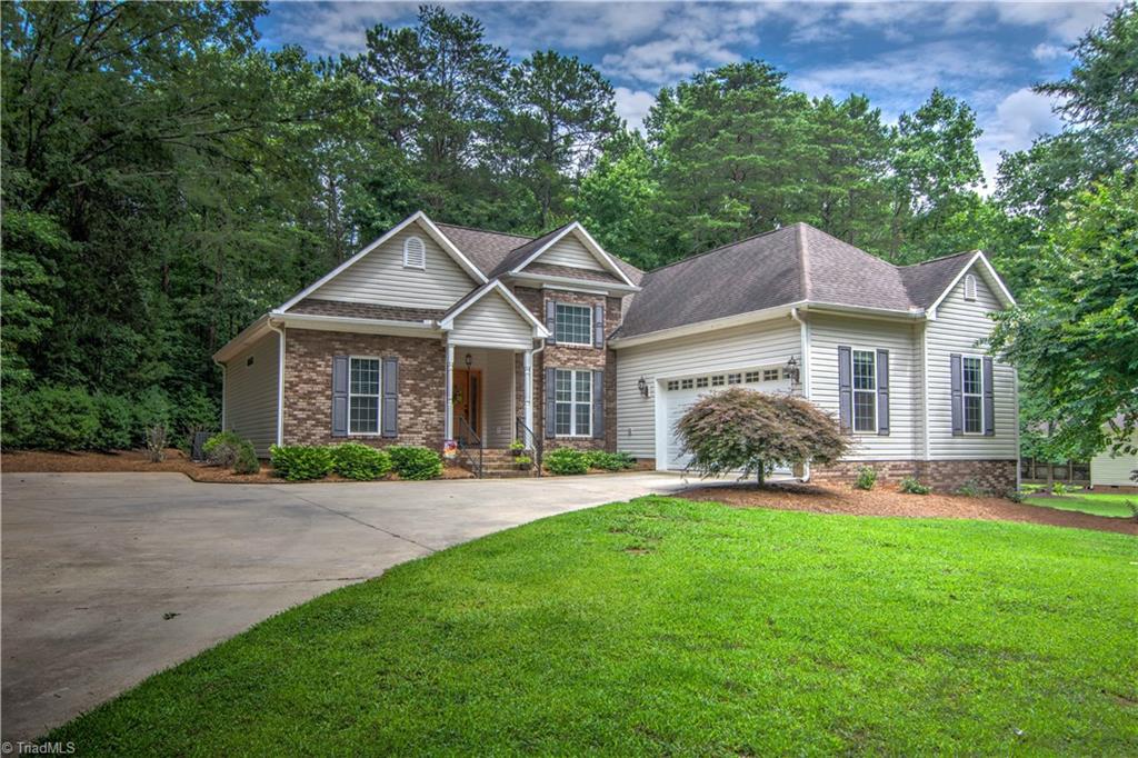 2494 Riverside Drive Lexington, NC 27292 - Photo 3 of 19 Paved drive to home and garage