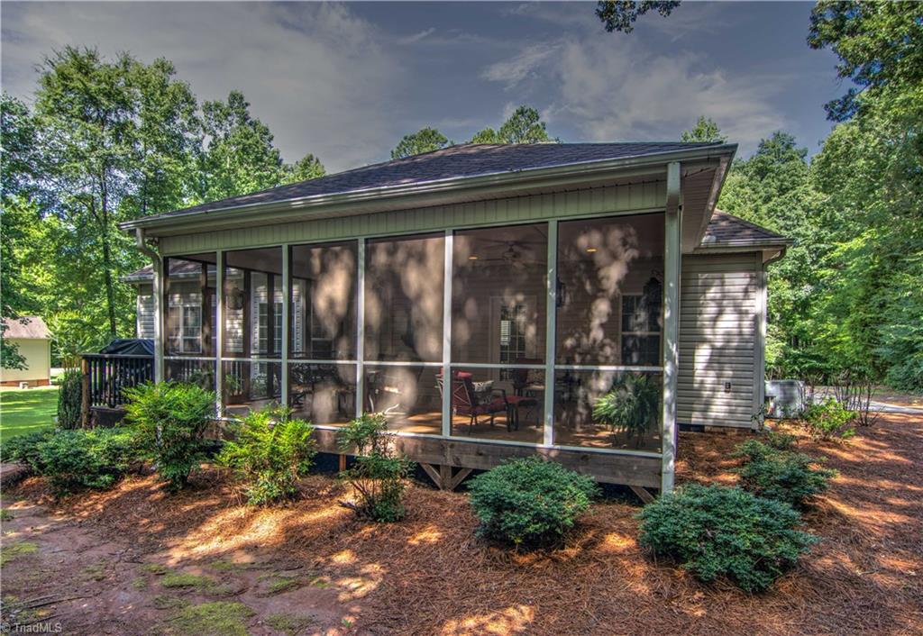 2494 Riverside Drive Lexington, NC 27292 - Photo 4 of 19 Screened porch