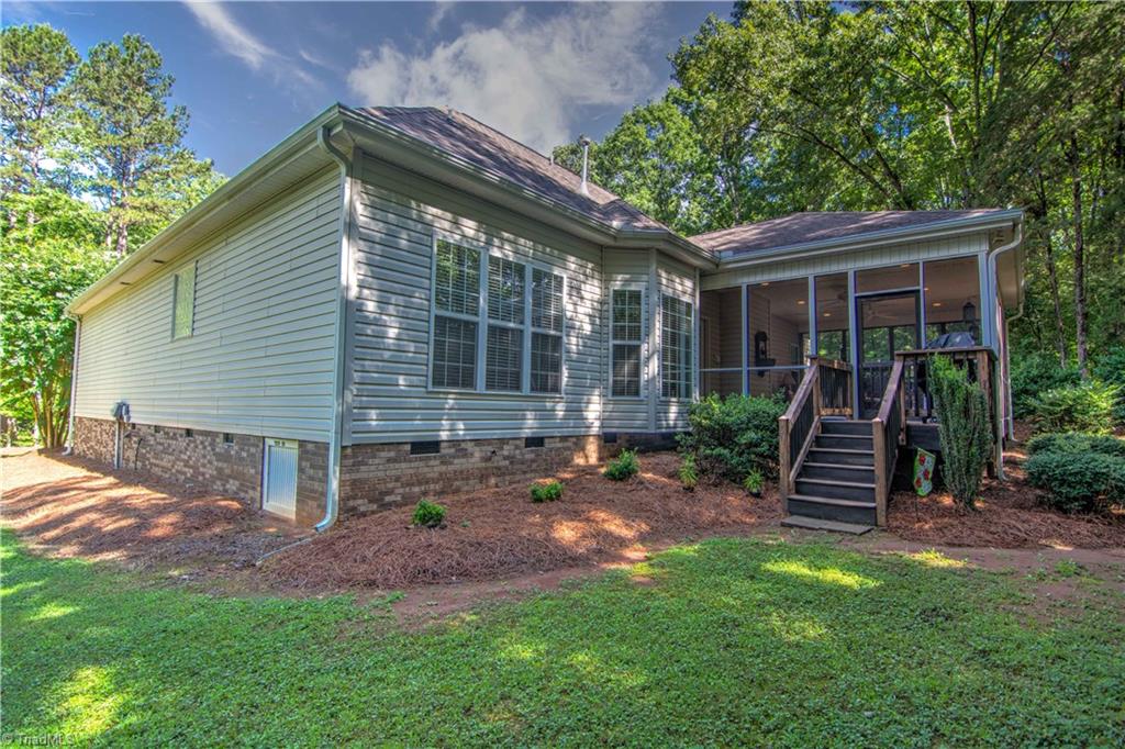 2494 Riverside Drive Lexington, NC 27292 - Photo 5 of 19 back of home
