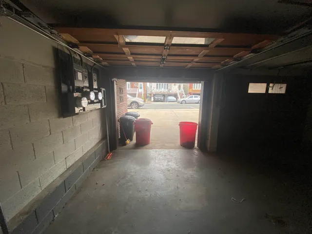 a view of utility room