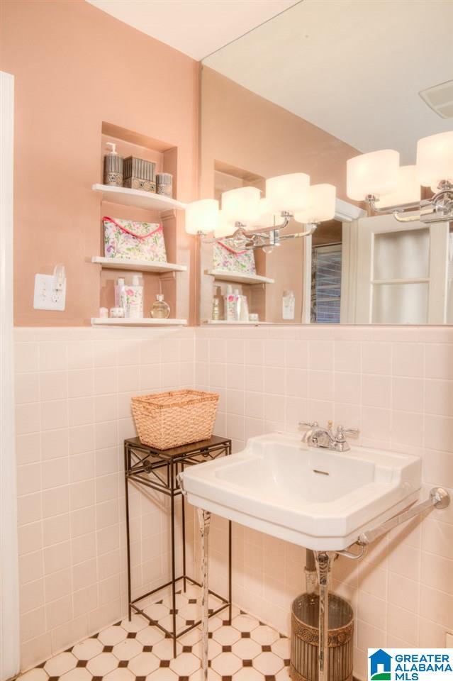 2460 Shades Crest Road Birmingham, AL 35216 - Photo 24 of 35 Gallery Image 24
