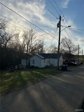 $16,500 | 421 Deno Street, De Soto, MO 63020