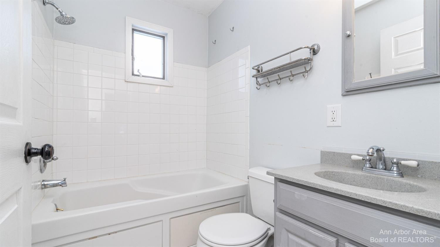 4711 Dexter-Pinckney Road Dexter, MI 48130 - Photo 18 of 30 Full second bathroom with tub/shower