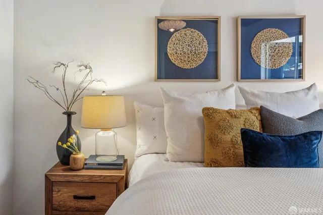 a view of a multi story building