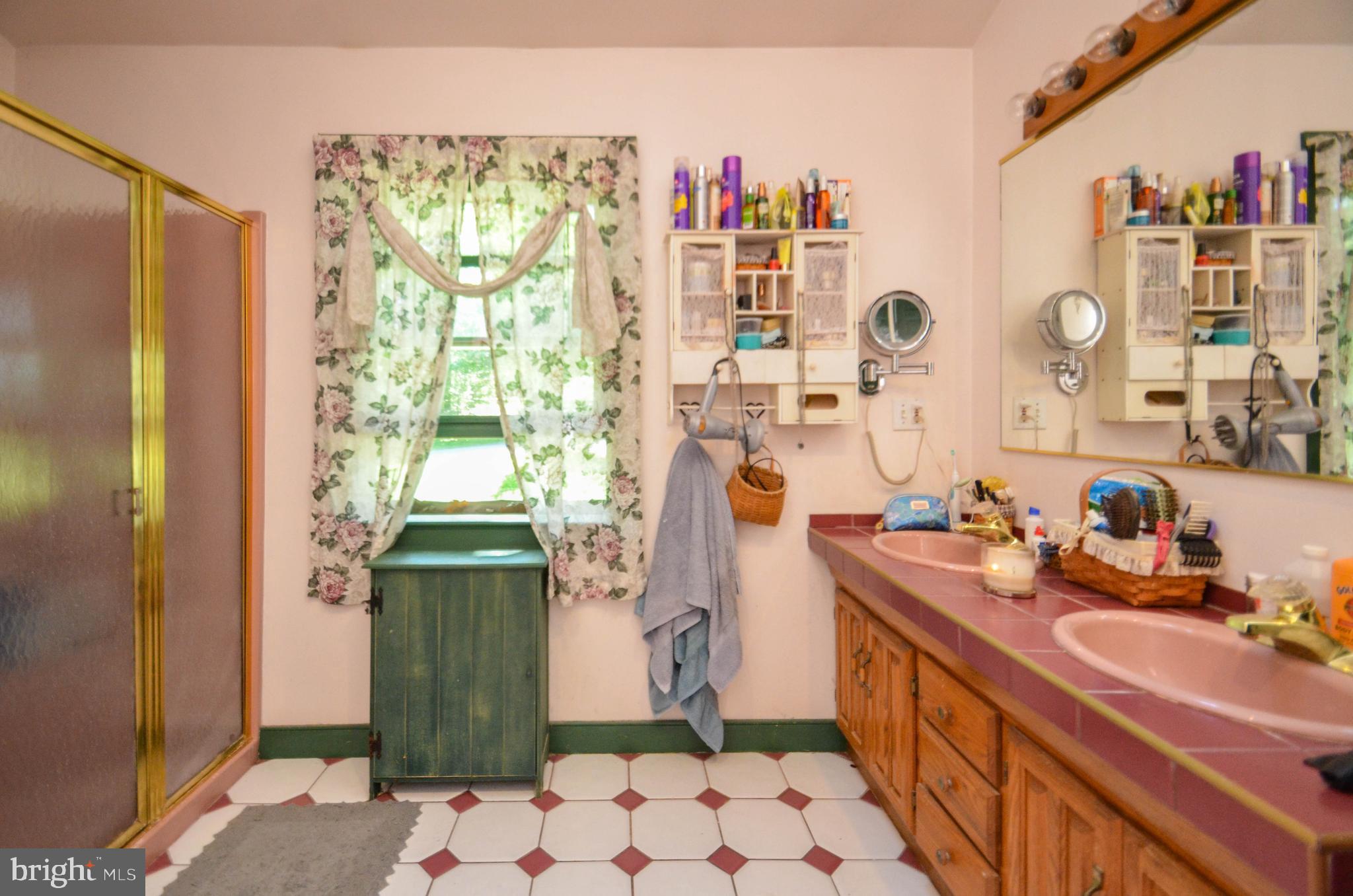 3530 Oak Ridge Drive Slatington, PA 18080 - Photo 13 of 30 Gallery Image 13