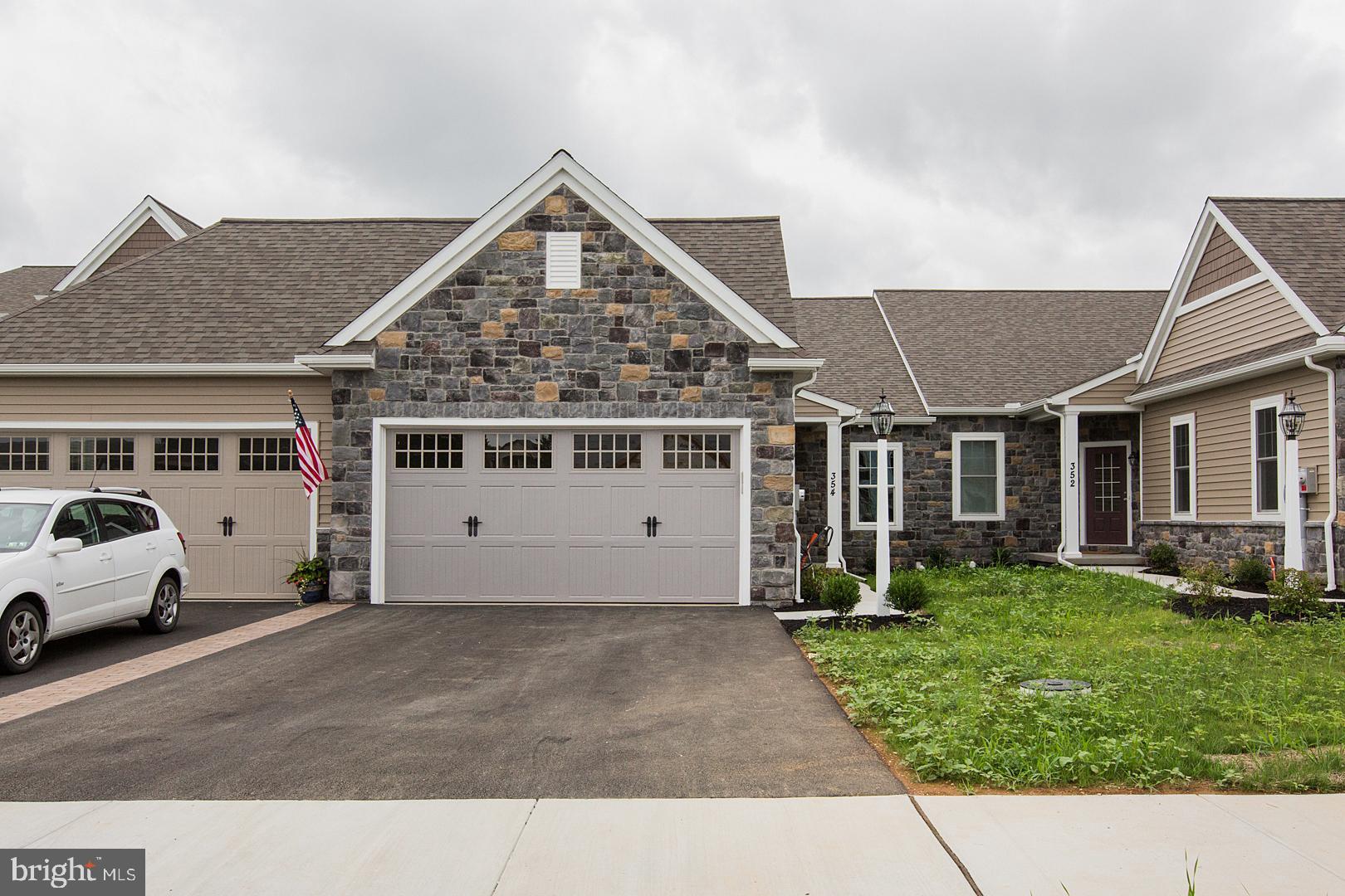354 Pin Oak Drive, Unit 118 Lititz, PA 17543 - Photo 2 of 30 Gallery Image 2