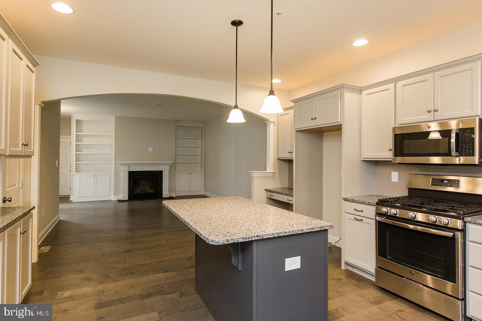 354 Pin Oak Drive, Unit 118 Lititz, PA 17543 - Photo 13 of 30 Gallery Image 13