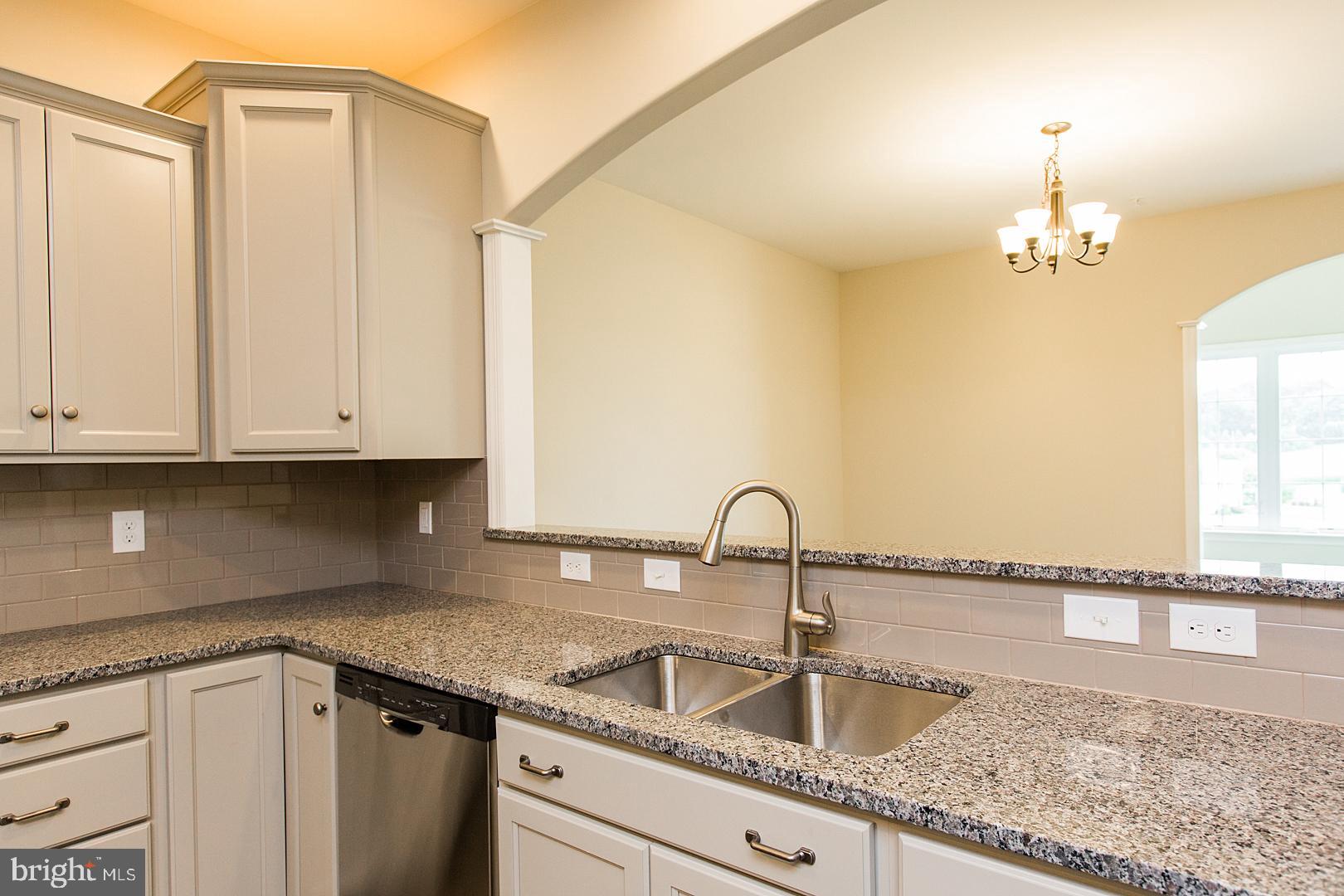 354 Pin Oak Drive, Unit 118 Lititz, PA 17543 - Photo 15 of 30 Gallery Image 15