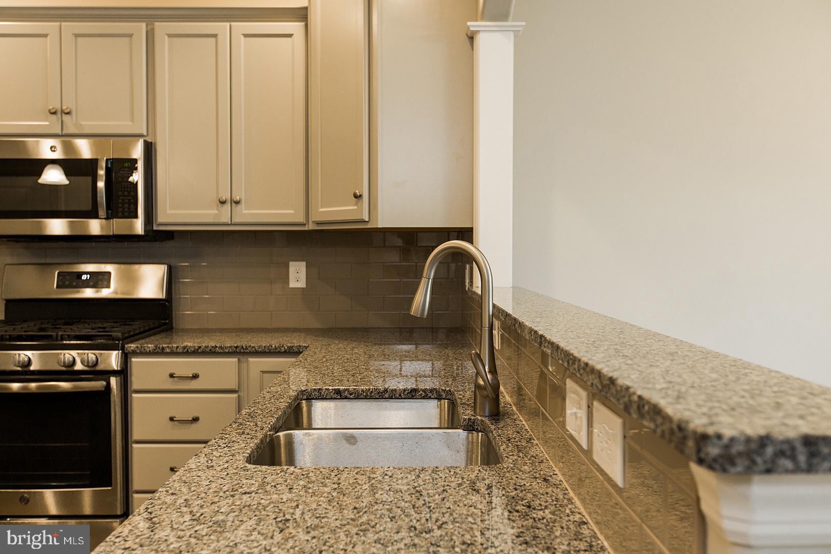 354 Pin Oak Drive, Unit 118 Lititz, PA 17543 - Photo 17 of 30 Gallery Image 17