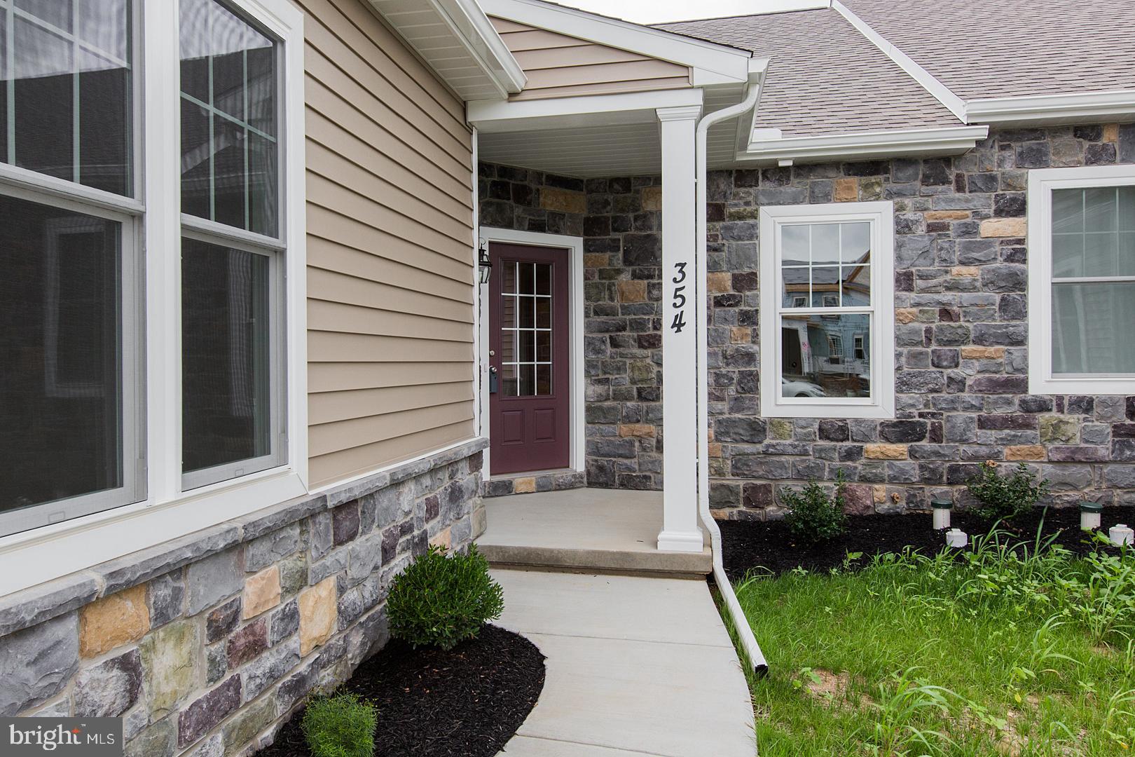 354 Pin Oak Drive, Unit 118 Lititz, PA 17543 - Photo 4 of 30 Gallery Image 4