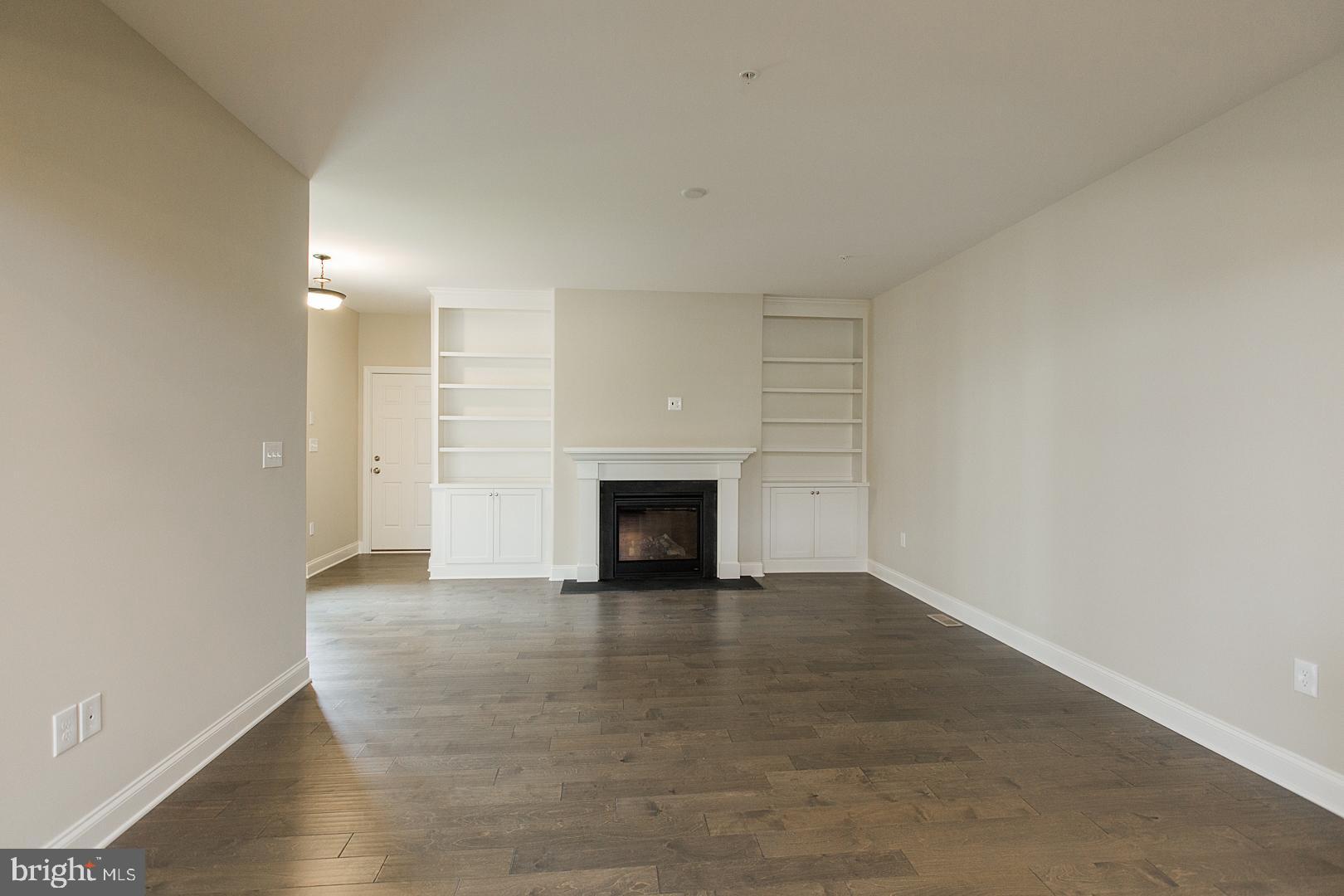 354 Pin Oak Drive, Unit 118 Lititz, PA 17543 - Photo 5 of 30 Gallery Image 5