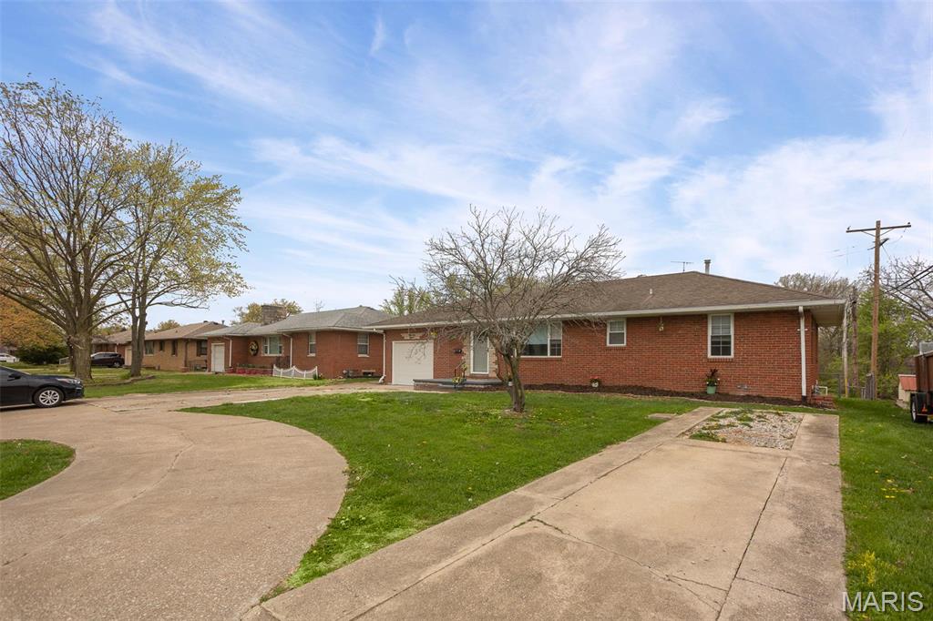 5714 Humbert Road Godfrey, IL 62035 - Photo 2 of 35 Gallery Image 2