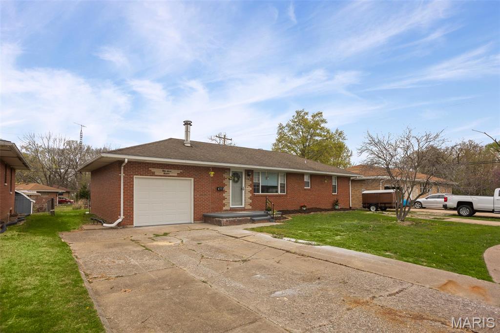 5714 Humbert Road Godfrey, IL 62035 - Photo 4 of 35 Gallery Image 4