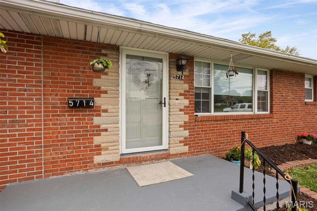 5714 Humbert Road Godfrey, IL 62035 - Photo 7 of 35 Gallery Image 7