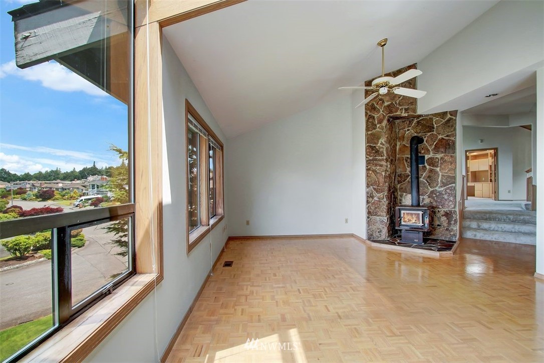 6720 139th Place Southwest Edmonds, WA 98026 - Photo 14 of 27 a view of a hallway with interior of the house