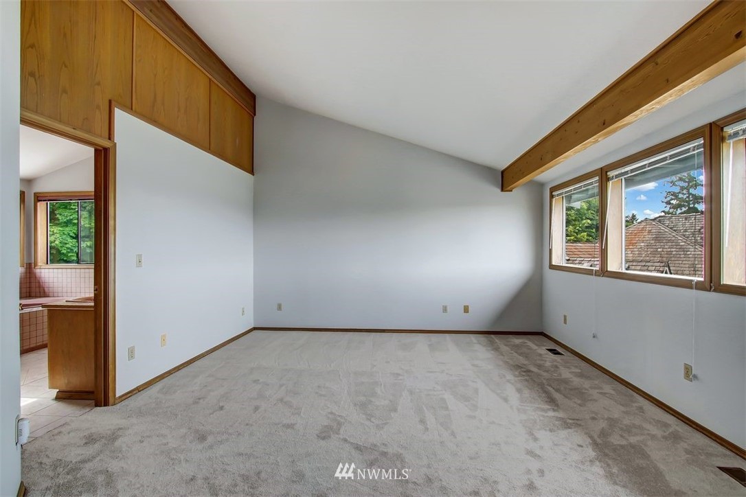 6720 139th Place Southwest Edmonds, WA 98026 - Photo 19 of 27 an empty room with windows