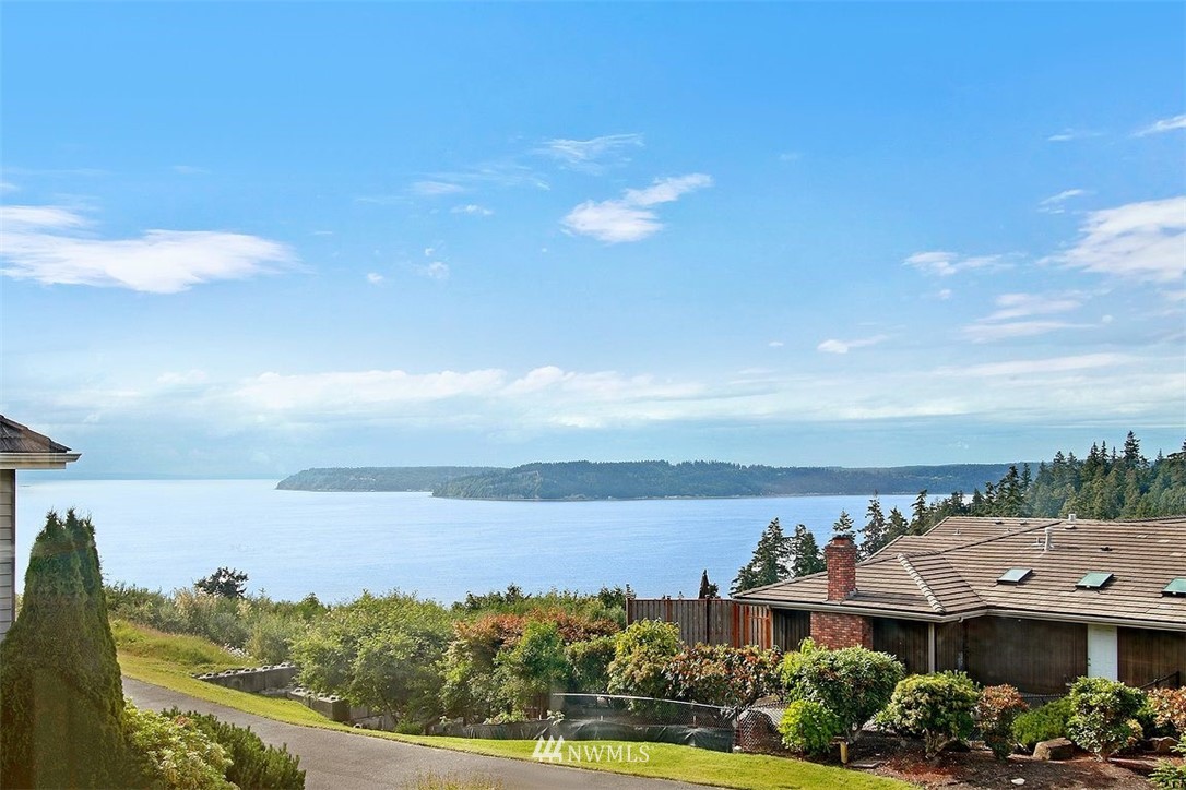 6720 139th Place Southwest Edmonds, WA 98026 - Photo 25 of 27 a view of a city