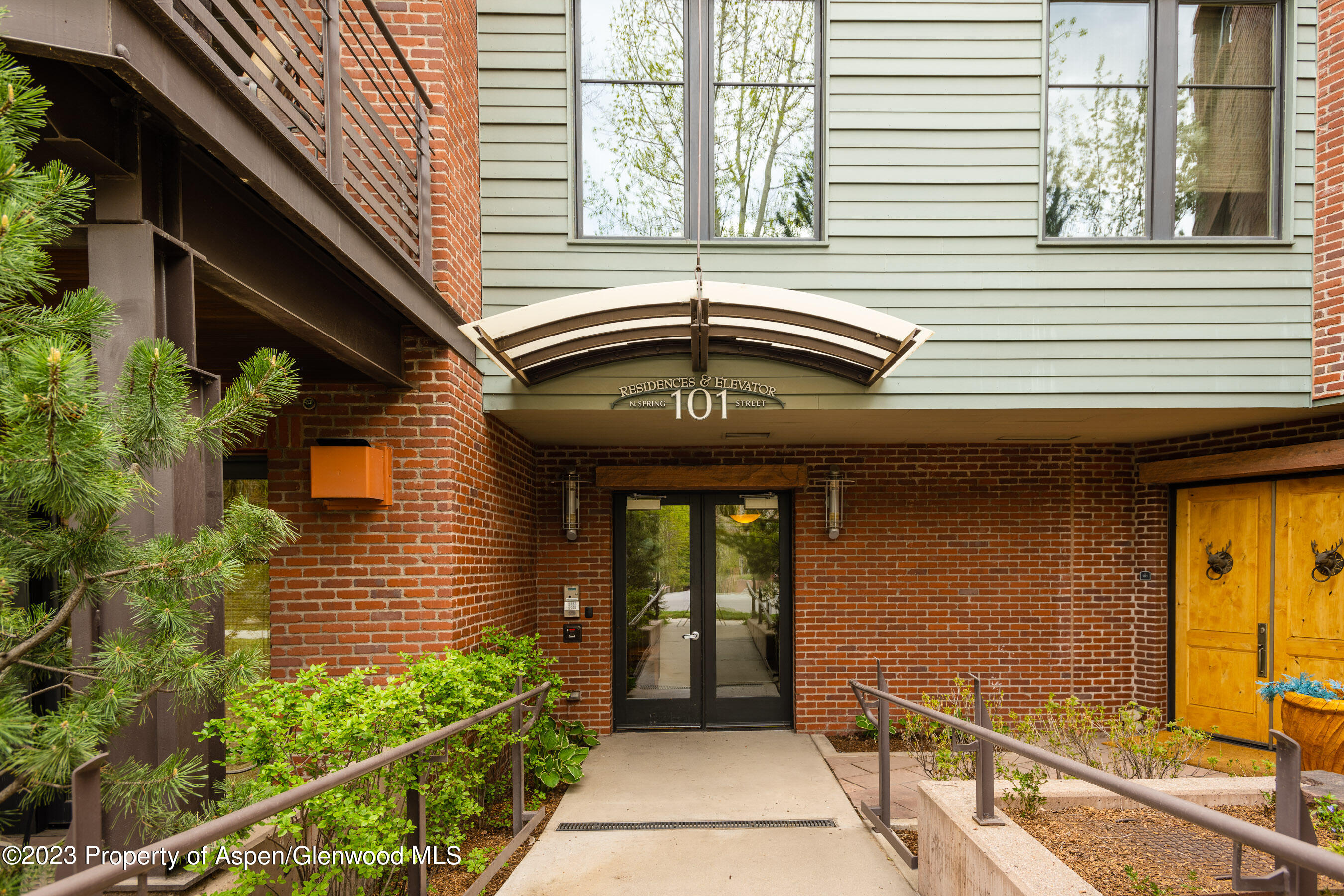 101 North Spring Street, Unit 302 Aspen, CO 81611 - Photo 23 of 27 ObermeyerPlace#302_DASH_23051725