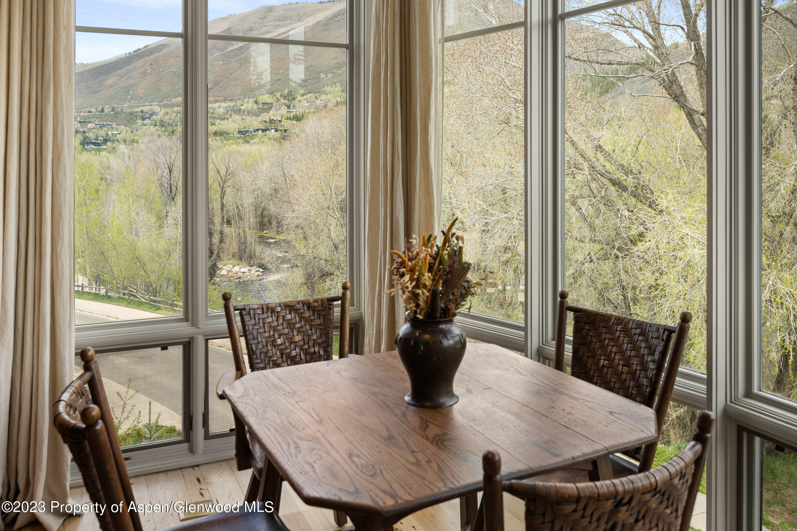 101 North Spring Street, Unit 302 Aspen, CO 81611 - Photo 6 of 27 ObermeyerPlace#302_DASH_23051716