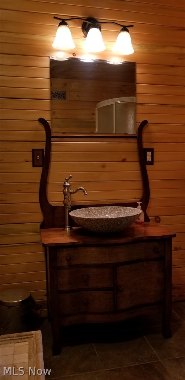4274 Newbury Road Little Hocking, OH 45742 - Photo 21 of 35 2nd floor bathroom and vanity
