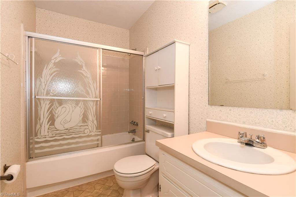 4900 A Tower Road Greensboro, NC 27410 - Photo 11 of 13 Gallery Image 11