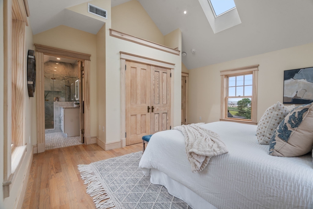 73 Main Street Hull, MA 02045 - Photo 22 of 39