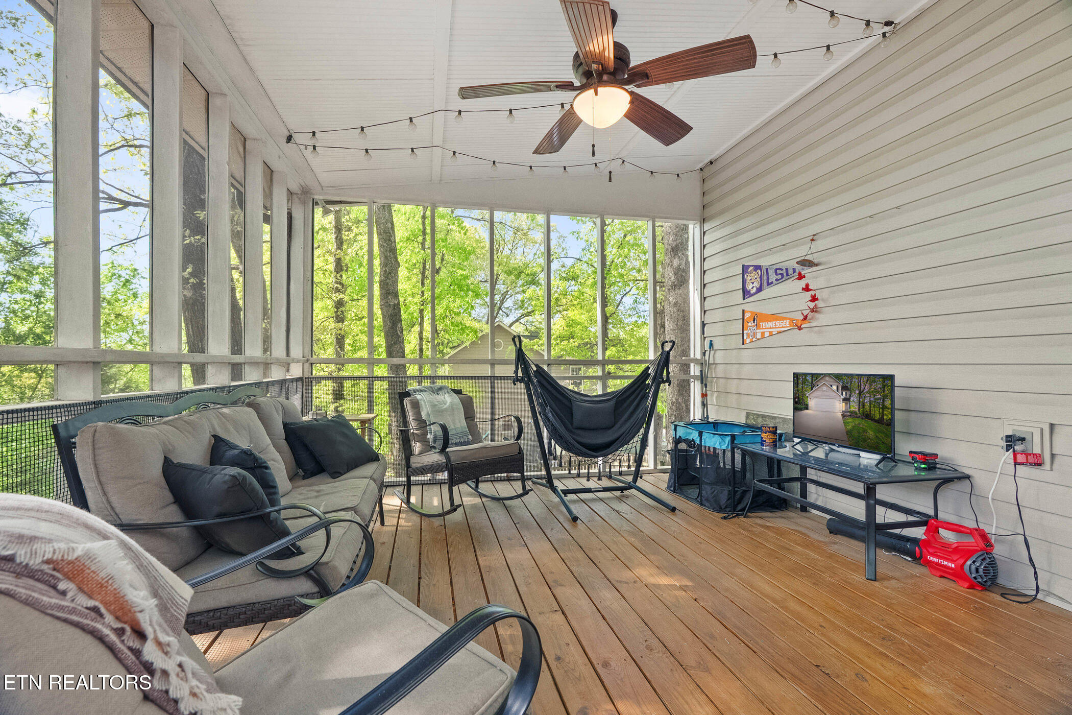 9140 Colchester Ridge Road Knoxville, TN 37922 - Photo 15 of 35 Screened Porch
