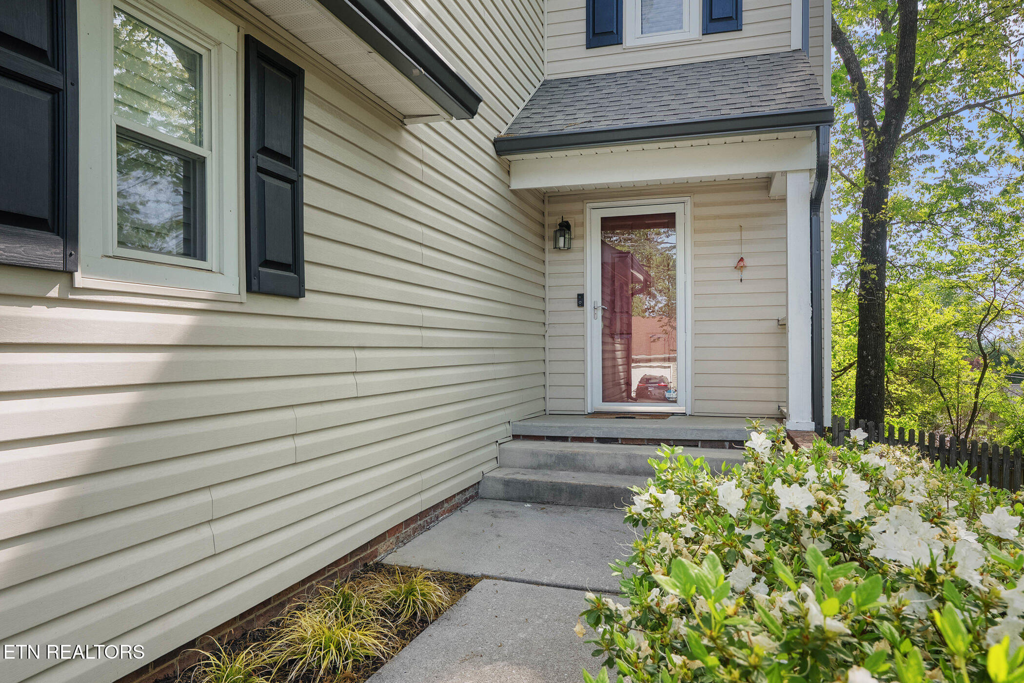 9140 Colchester Ridge Road Knoxville, TN 37922 - Photo 2 of 35 Entryway