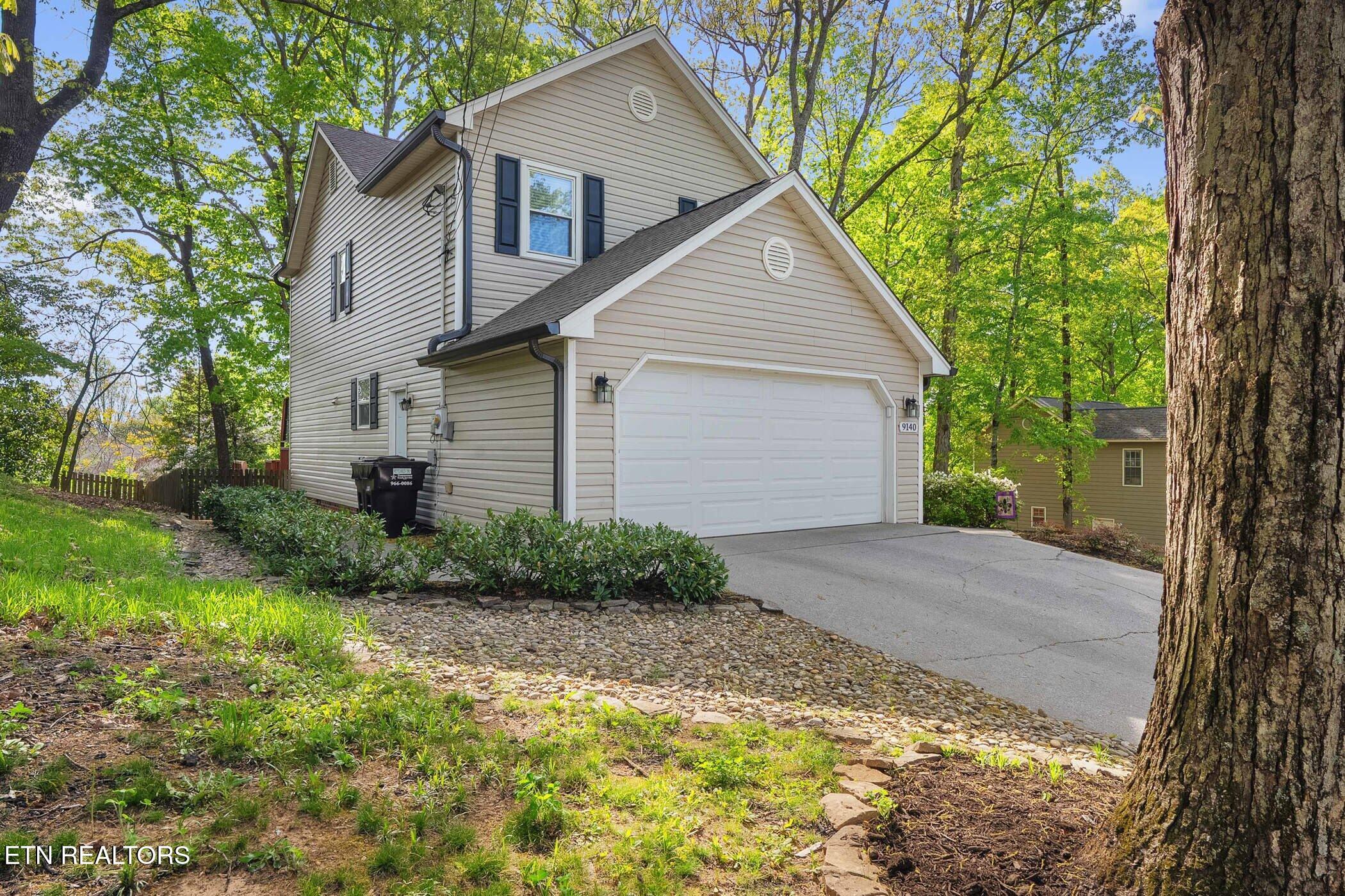 9140 Colchester Ridge Road Knoxville, TN 37922 - Photo 4 of 35 Front